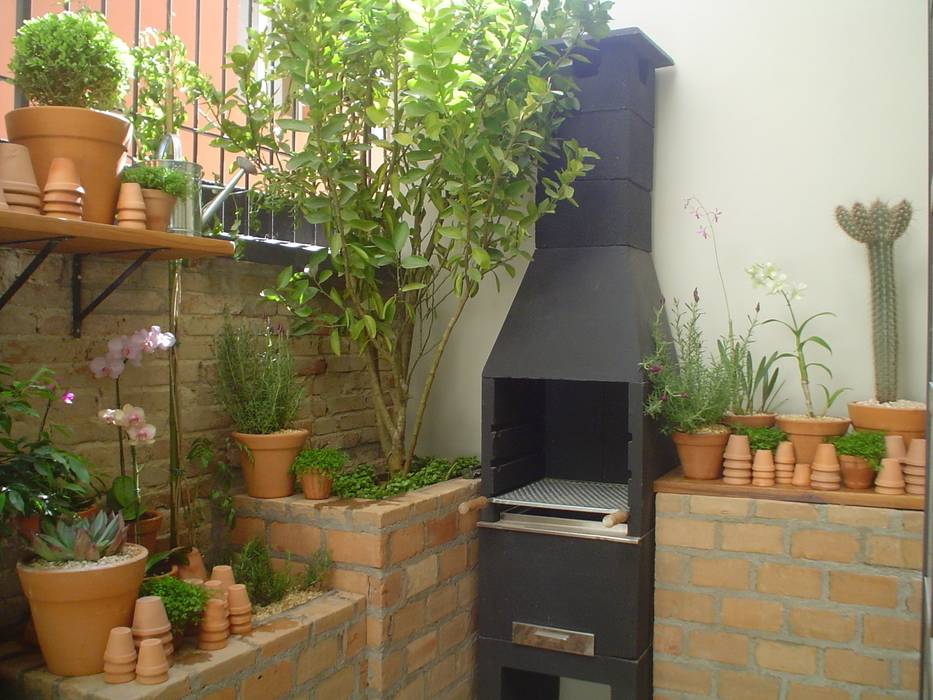 PEQUENO JARDIM APARTAMENTO TÉRREO. SÃO PAULO.BRASIL, Línea Paisagismo.Claudia Muñoz Línea Paisagismo.Claudia Muñoz Jardines de estilo moderno