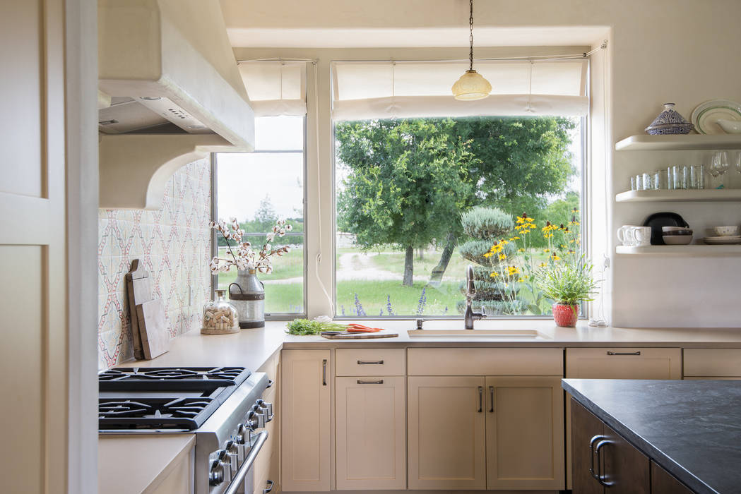 River Ranch Residence Hugh Jefferson Randolph Architects Country style kitchen