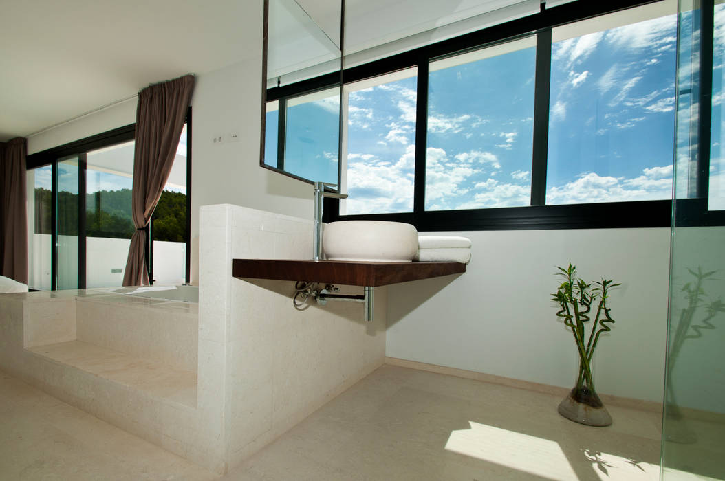Can Pep de Sa Guaita, Ivan Torres Architects Ivan Torres Architects Modern bathroom