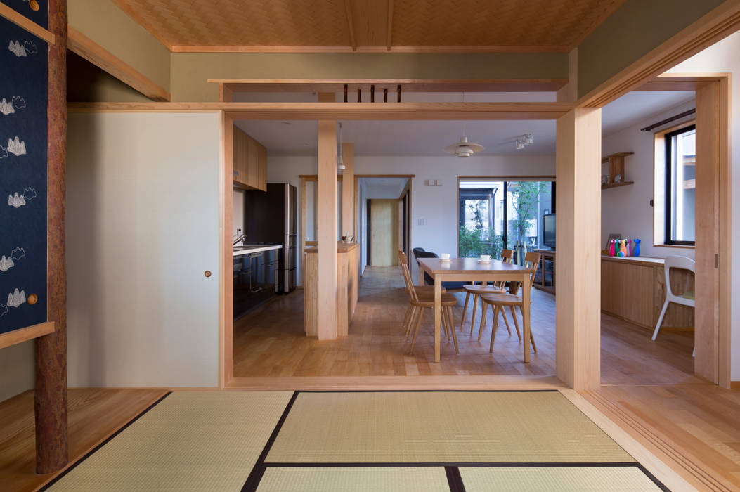 和室 アトリエ ブリコラージュ一級建築士事務所 モダンデザインの ダイニング Homify