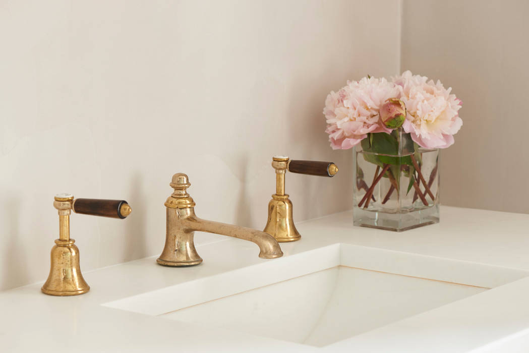 Drummond's Case Study: London Townhouse, Notting Hill homify Eclectic style bathroom Fittings