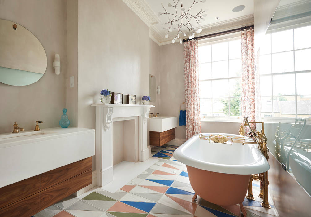 Drummond's Case Study: London Townhouse, Notting Hill homify Rustic style bathrooms Bathtubs & showers