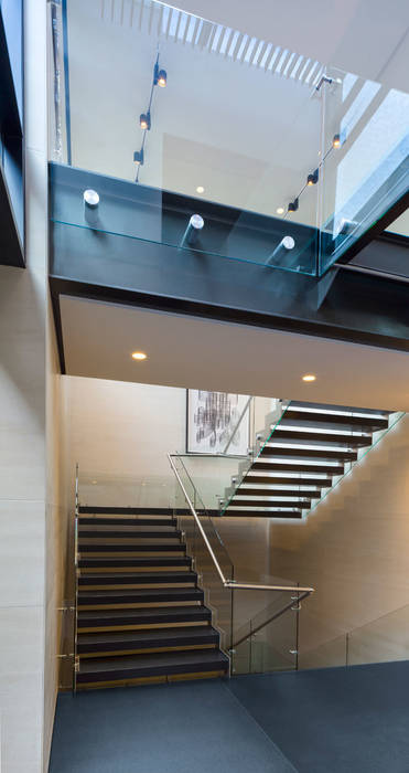 Casa Dalias, grupoarquitectura grupoarquitectura Minimalist corridor, hallway & stairs