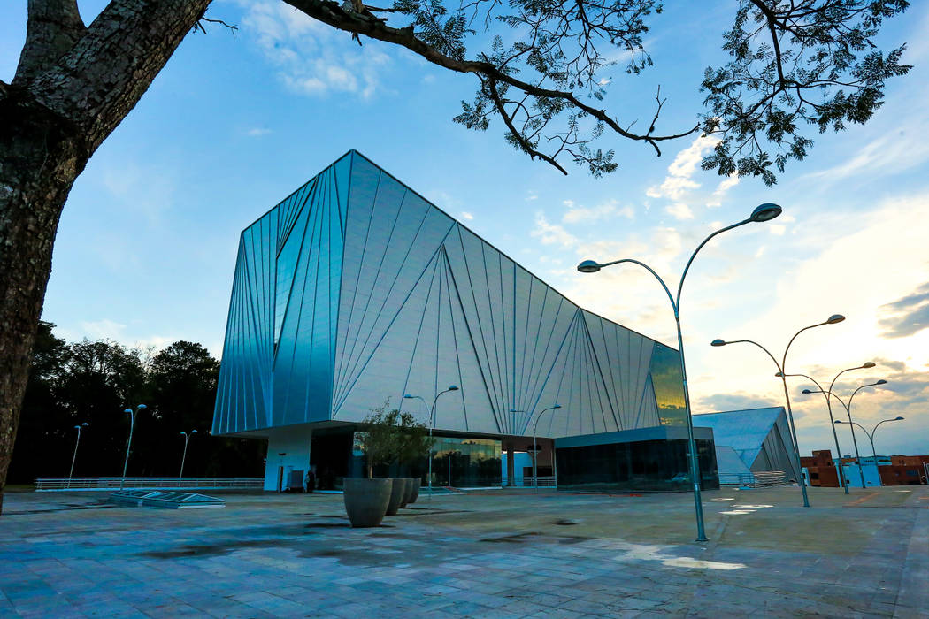 Centro Cultural Univates, Tartan Arquitetura e Urbanismo Tartan Arquitetura e Urbanismo Espaços comerciais Escolas