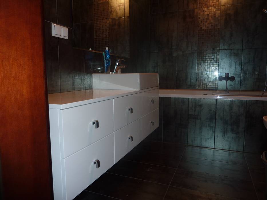 Bathrooms, DREWMAR DREWMAR Kamar Mandi Modern Shelves