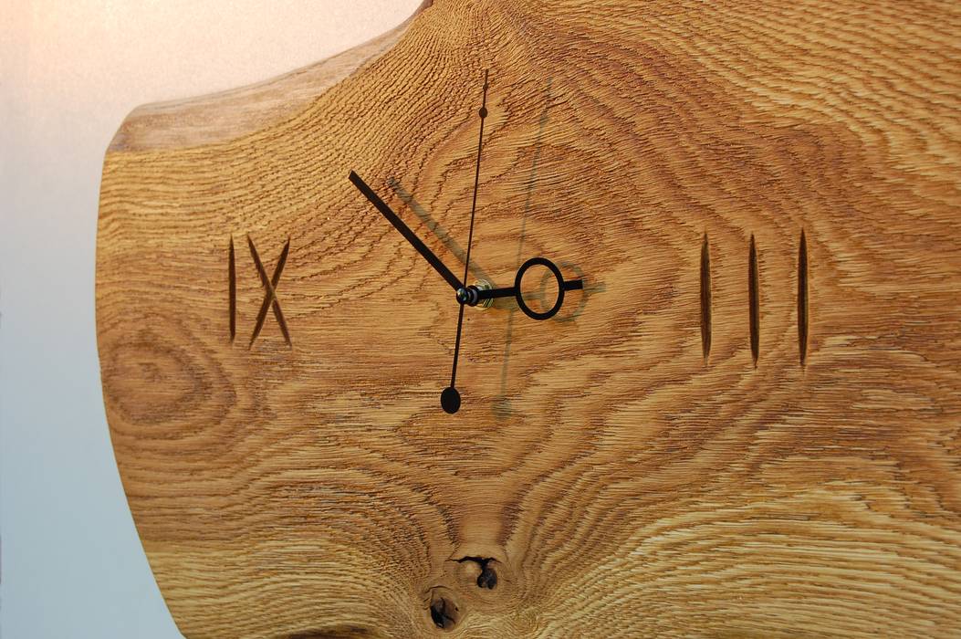 Clock with brushed and oiled oak Meble Autorskie Jurkowski Rustic style study/office Accessories & decoration
