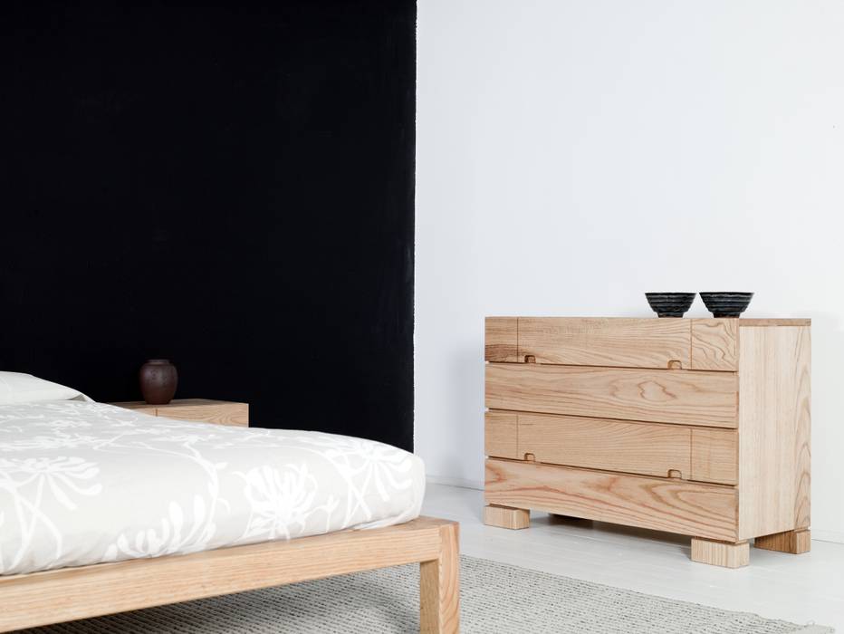 Cama Samura y cómoda Ombu en maderas de roble macizas Haiku-Futon Dormitorios de estilo minimalista Armarios y cómodas