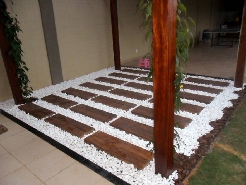 Placa cimentícia imitando madeira 1x30 jardins rústicos por decor