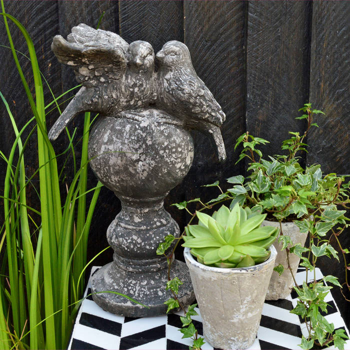 Bird on Ball Garden Statue - MiaFleur homify Country style garden Accessories & decoration