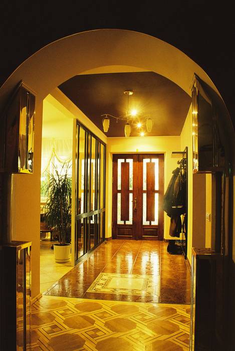 Частный дом 3, Архитектор Владимир Калашников Архитектор Владимир Калашников Classic corridor, hallway & stairs