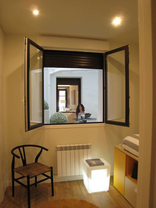 Reforma de vivienda en el Centro de Pamplona, Rooms de Cocinobra Rooms de Cocinobra Dormitorios infantiles de estilo minimalista