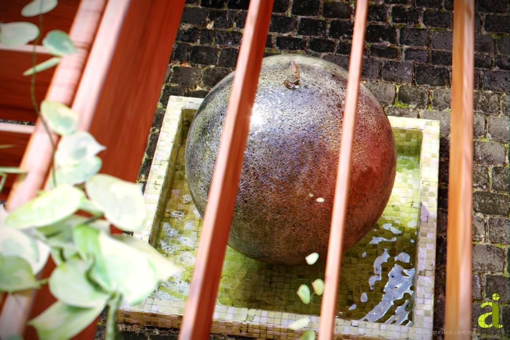 Patio House - Fountain arQing Jardines coloniales Albercas y estanques