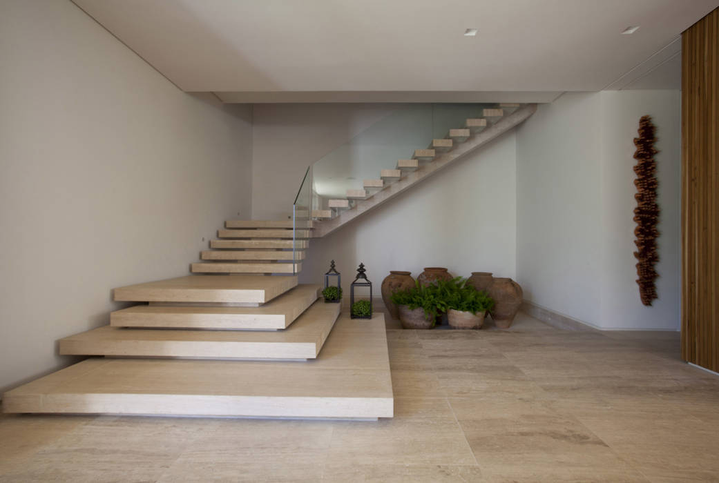 Condomínio de Luxo Quinta da Baronesa, Débora Aguiar Débora Aguiar Pasillos, vestíbulos y escaleras modernos