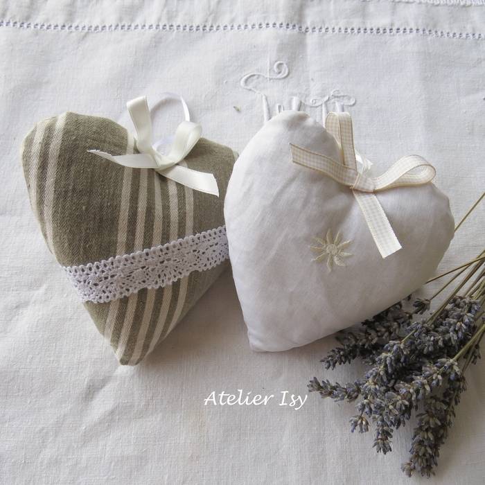 Cuori, Atelier Isy Atelier Isy Rustic style house Accessories & decoration