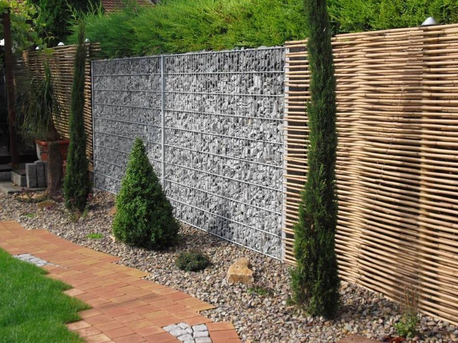 Nachhaltig, stilvoll, vielseitig: moderner Sichtschutz aus Bambus, GH Product Solutions GH Product Solutions Mediterranean style garden Fencing & walls