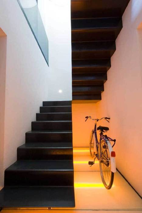 LOFT EN BARCELONA, SOLER-MORATO ARQUITECTES SLP SOLER-MORATO ARQUITECTES SLP Corridor, hallway & stairs Stairs