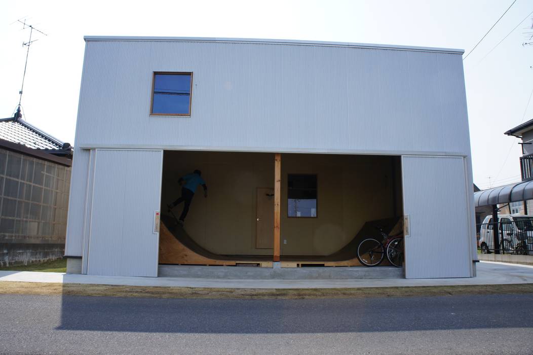 The House for ride the wave., tai_tai STUDIO tai_tai STUDIO Gym