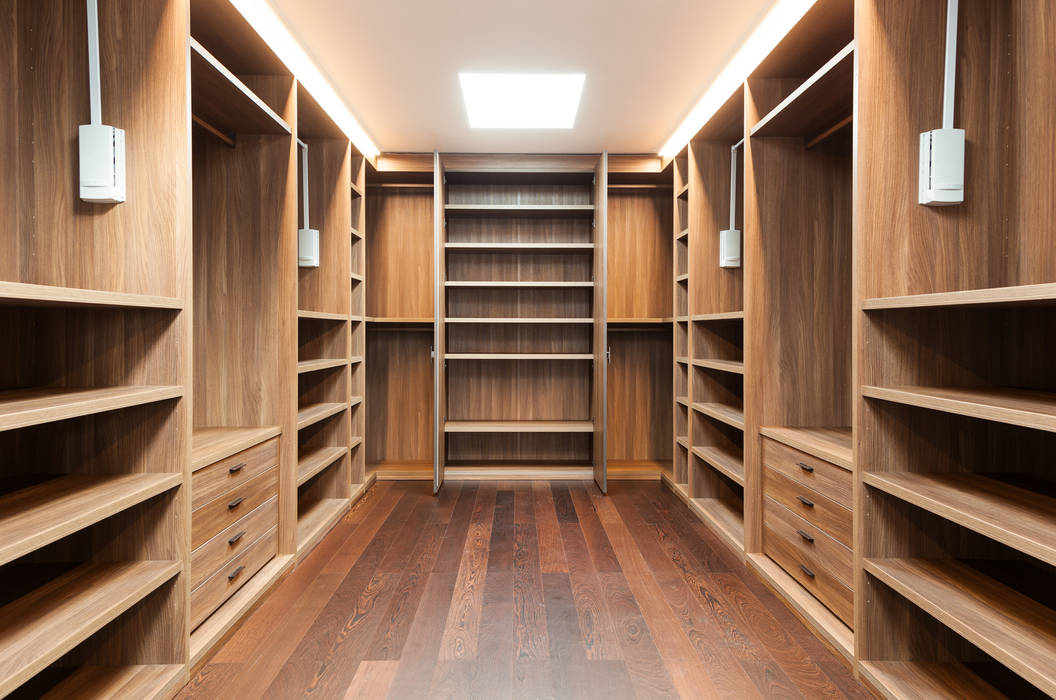 Fitted Walk in Wardrobe Piwko-Bespoke Fitted Furniture Classic style dressing room Wardrobes & drawers