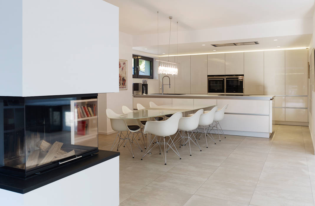 Küche und Eßbereich Gritzmann Architekten Minimalistische Esszimmer