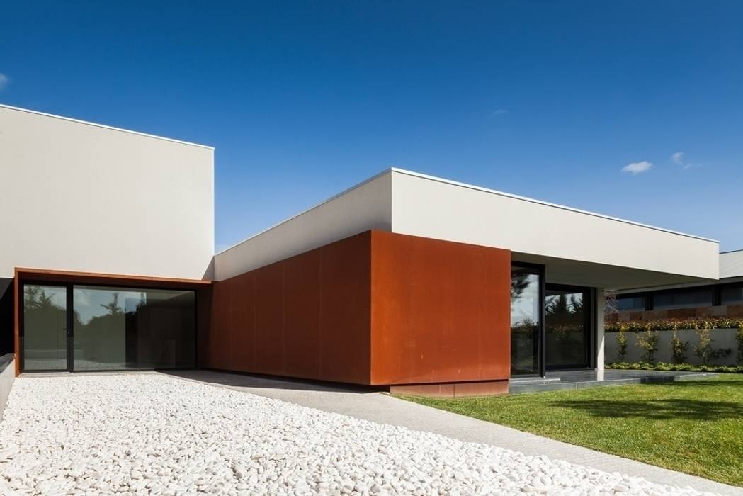 House in Beloura, Sintra, Estúdio Urbano Arquitectos Estúdio Urbano Arquitectos Maisons minimalistes