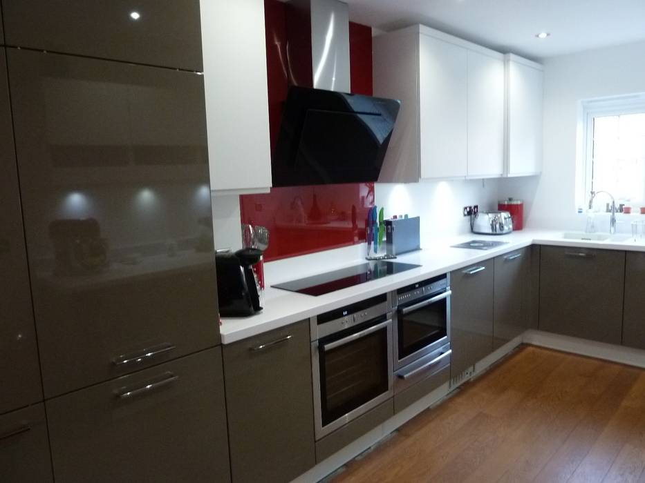 High gloss beige grey and matt white lacquer Zara Kitchen Design Modern kitchen