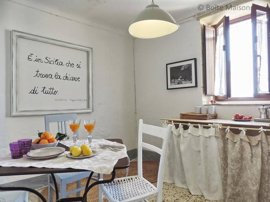 Home staging per casa vacanza in Sicilia, Boite Maison Boite Maison Nhà phong cách Địa Trung Hải