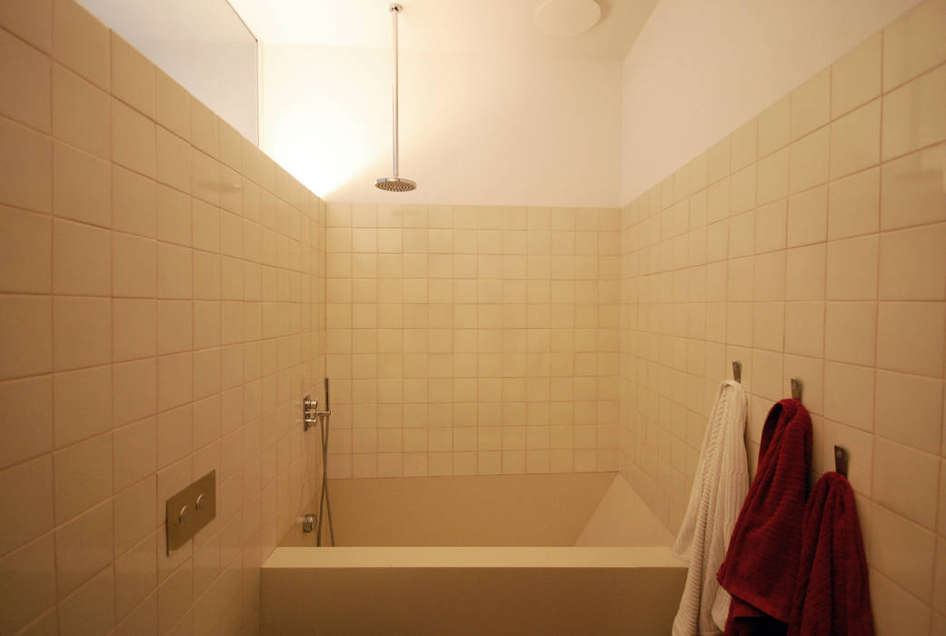 Apartamento Pedras Negras (2012), pedro pacheco arquitectos pedro pacheco arquitectos Minimalist style bathroom