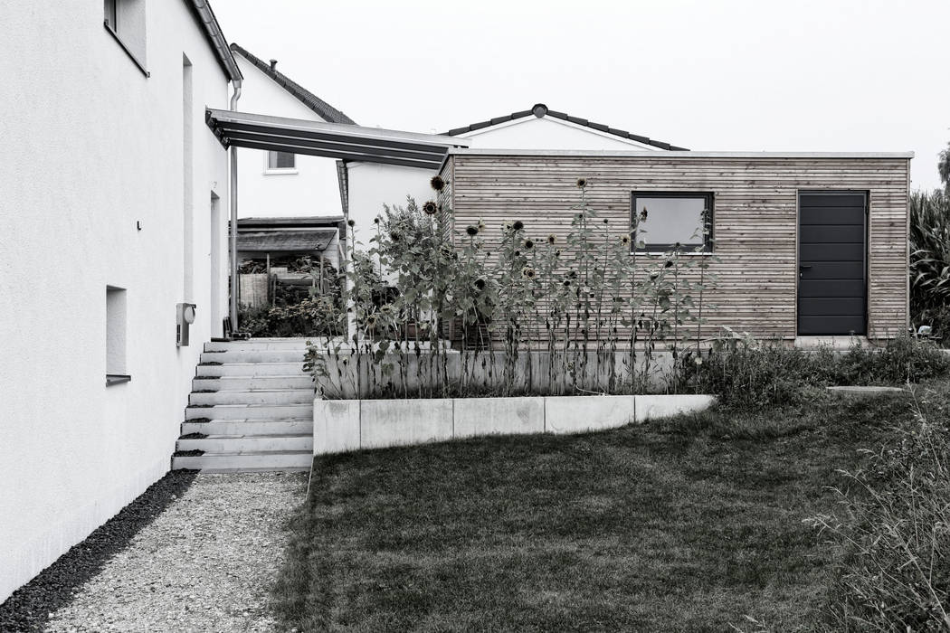 Passivhaus L. in Schmatzhausen, Dirk Ströhle _ a r c h i t e k t Dirk Ströhle _ a r c h i t e k t Modern balcony, veranda & terrace