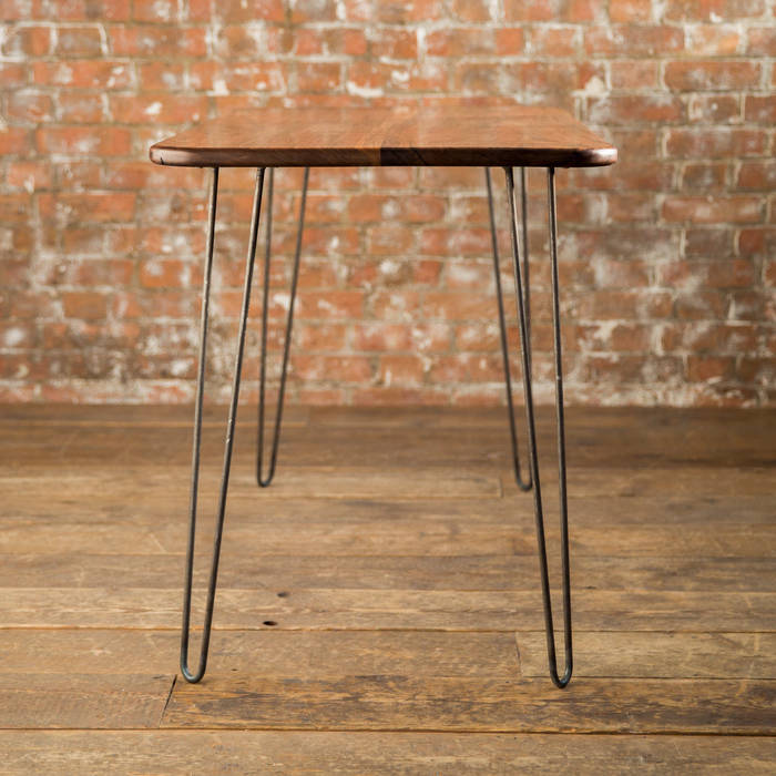 Midcentury Modern Desk in Solid Walnut Biggs & Quail مكتب عمل أو دراسة مكتب