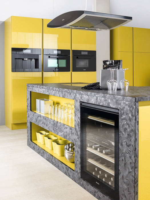 cuisine jaune, CUISINE ESSENTIEL CUISINE ESSENTIEL Modern kitchen Bench tops