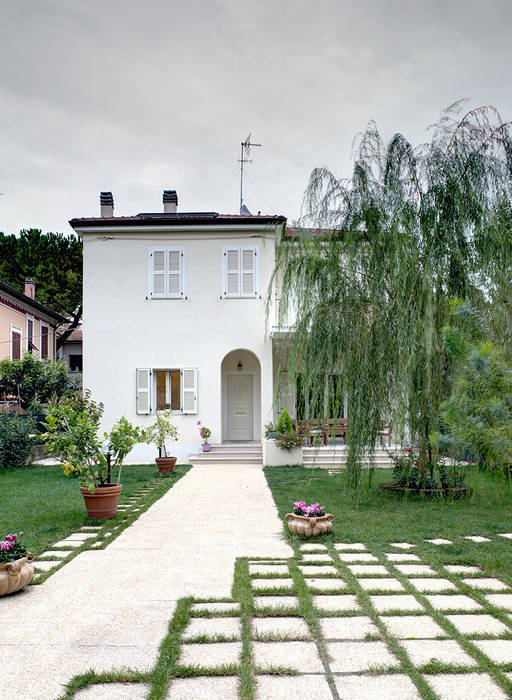 RISANAMENTO CONSERVATIVO DI EDIFICIO RESIDENZIALE, Astudioarchitetti Astudioarchitetti