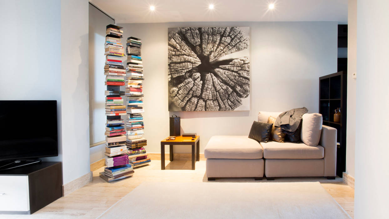 Acabados en zona de salón Empresa constructora en Madrid Livings de estilo minimalista