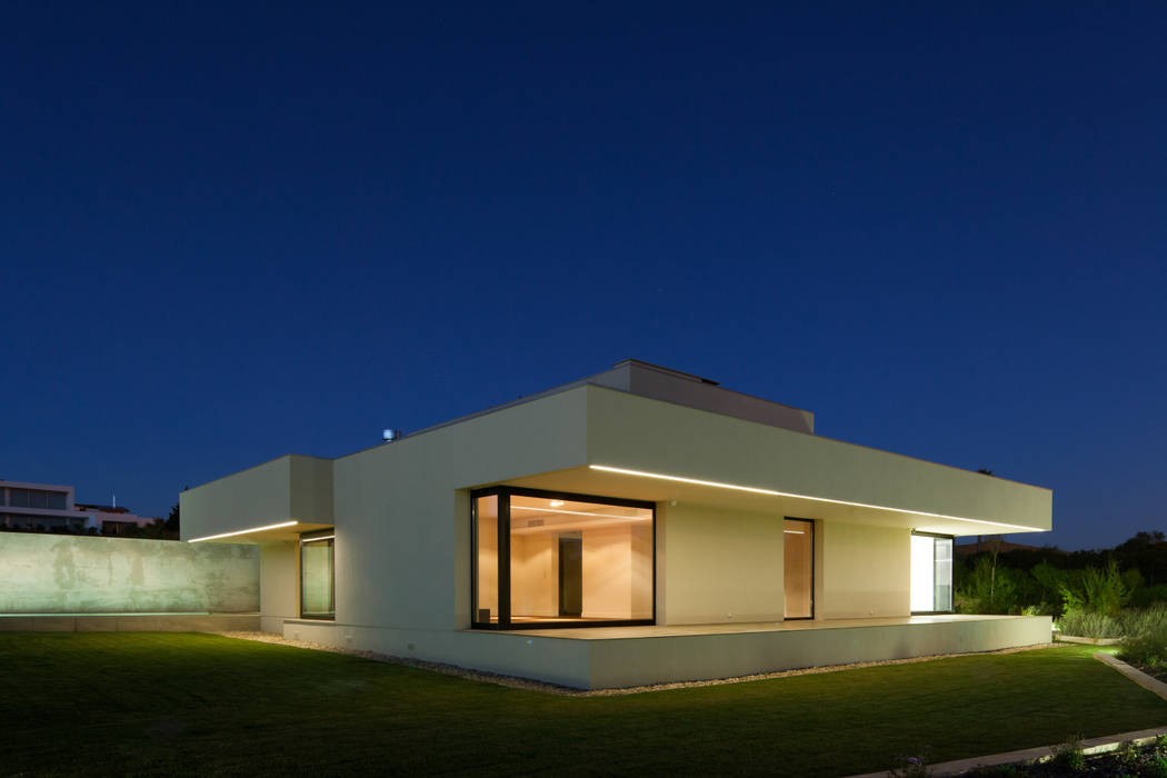 House in Belas, Sintra Casas minimalistas de Estúdio Urbano Arquitectos Minimalista