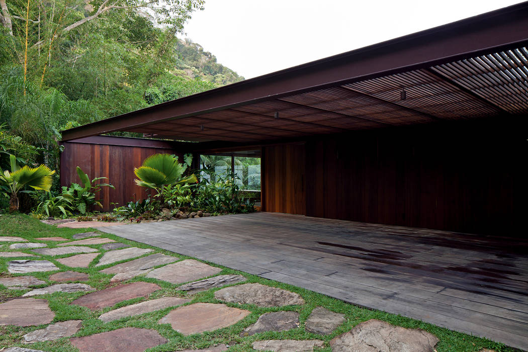 Residência AMB, Jacobsen Arquitetura Jacobsen Arquitetura Casas de estilo tropical