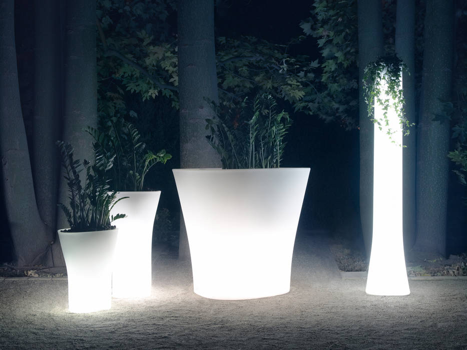 Jardinières lumineuses, JARDINCHIC.COM JARDINCHIC.COM 모던스타일 정원 식물 화분 & 꽃병