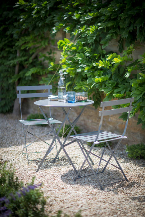 Bistro Table and Chair Set Garden Trading Jardines clásicos Muebles