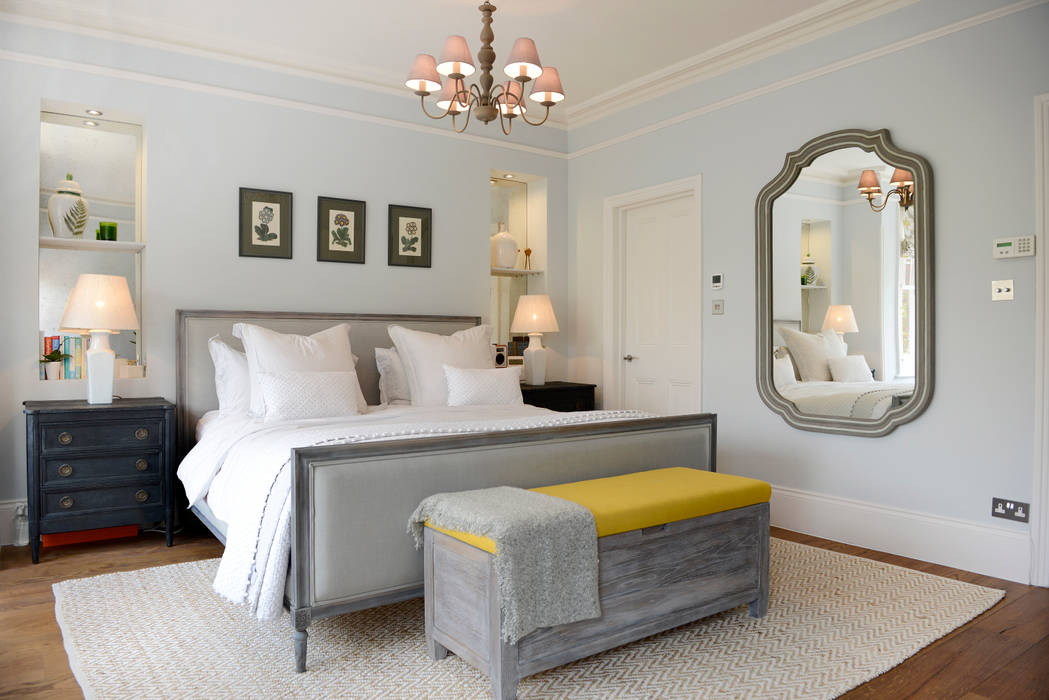 Master Bedroom Ruth Noble Interiors Kamar Tidur Klasik Beds & headboards