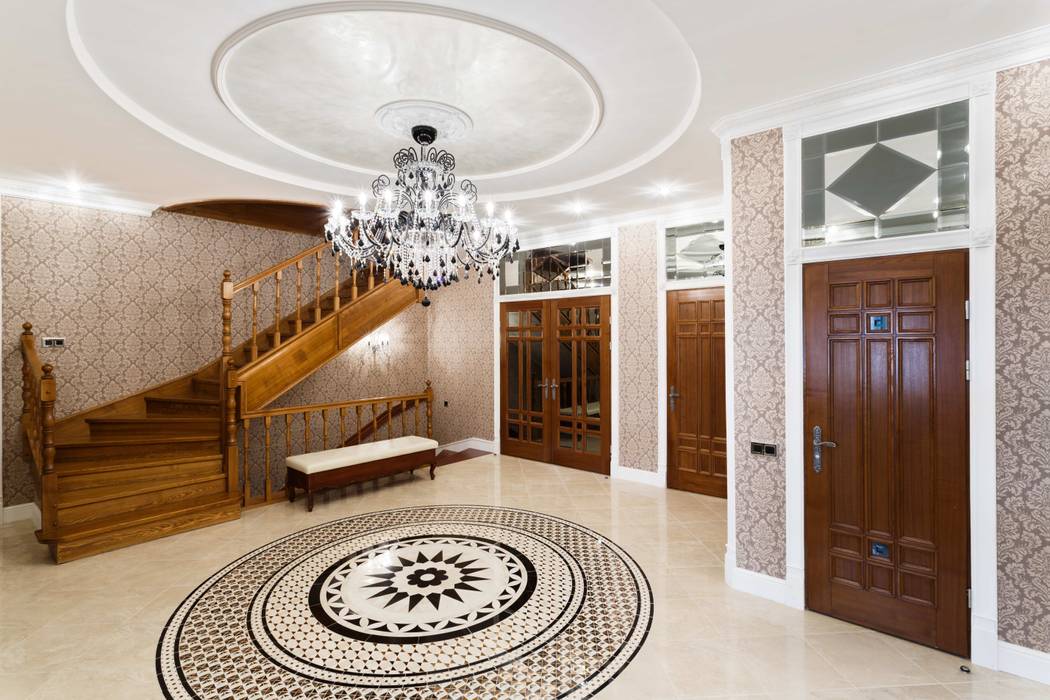 Дом в г.Калининграде, AGRAFFE design AGRAFFE design Pasillos, vestíbulos y escaleras clásicas
