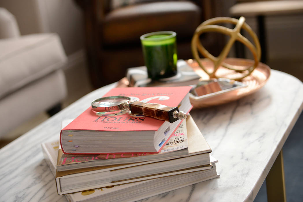 Family Home: Complete refurbishment of a Victorian Family Home in South West London, Ruth Noble Interiors Ruth Noble Interiors Ruang Keluarga Gaya Eklektik Accessories & decoration