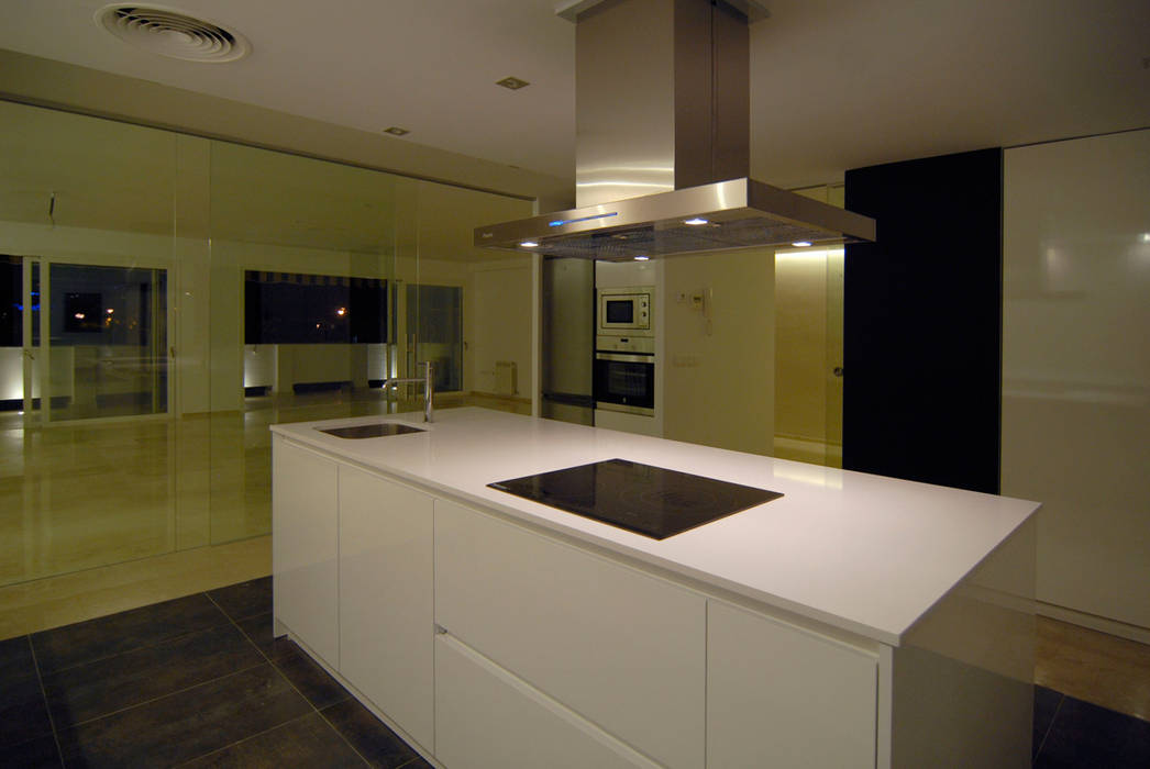 Reforma de vivienda en Córdoba, CM4 Arquitectos CM4 Arquitectos Dapur Minimalis Bench tops