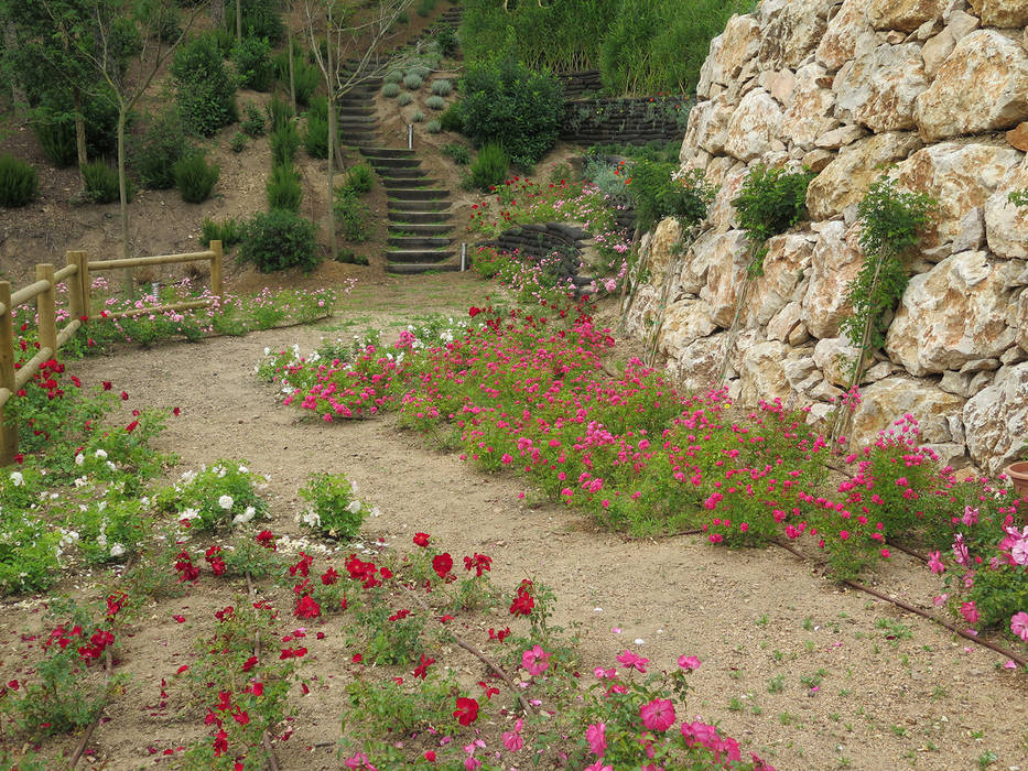 Rosaleda LANDSHAFT Jardines de estilo mediterráneo