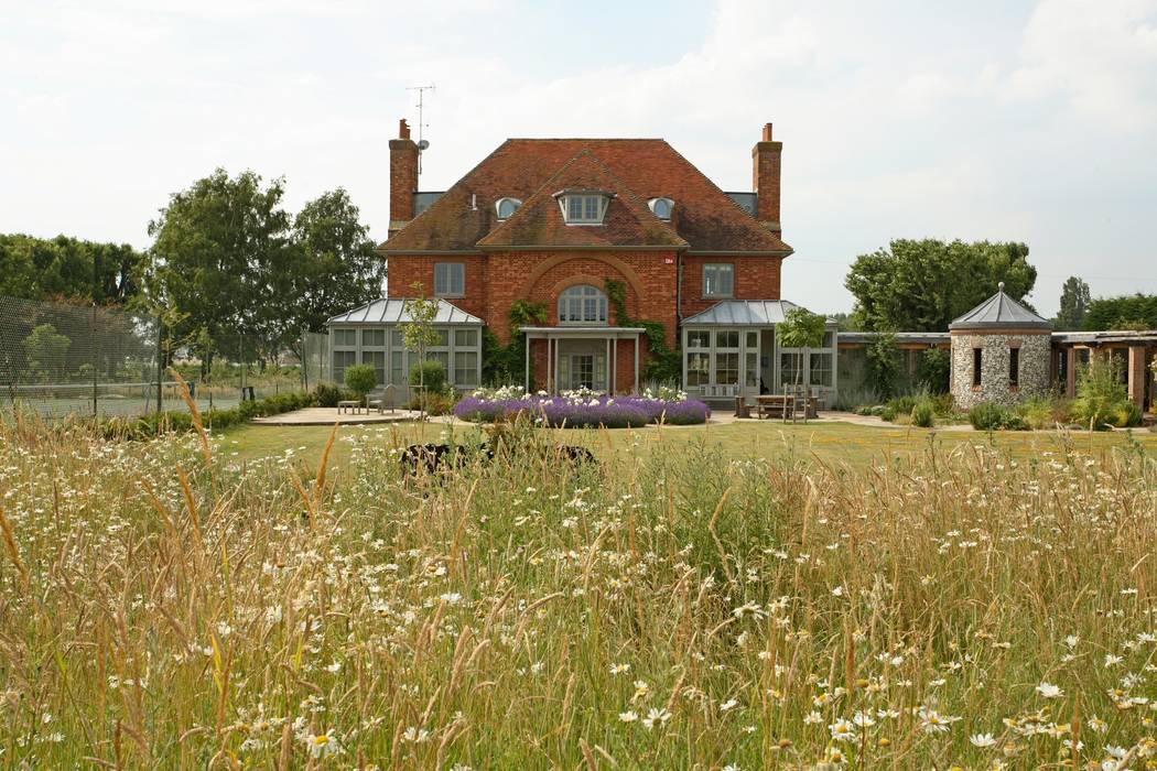 Garden elevation Giles Jollands Architect Classic style houses