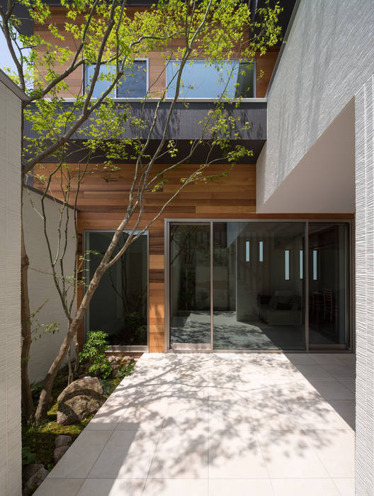 M4-house 「重なり合う家」, Architect Show Co.,Ltd Architect Show Co.,Ltd Modern Houses