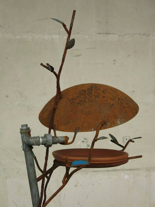 Bird-Welness-Centre type tak detail Rob van Acker - ijzerWERK Eclectische tuinen Accessoires & decoratie