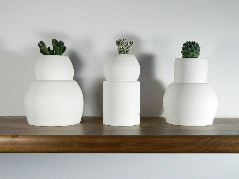 Quando il sottovaso è più grande del vaso, Ceramica Artistica di Chiara Cantamessa Ceramica Artistica di Chiara Cantamessa Jardines de estilo moderno Plantas y accesorios