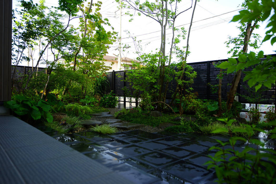 緑をくぐる出迎えの庭 2011～, にわいろＳＴＹＬＥ にわいろＳＴＹＬＥ Eclectic style gardens