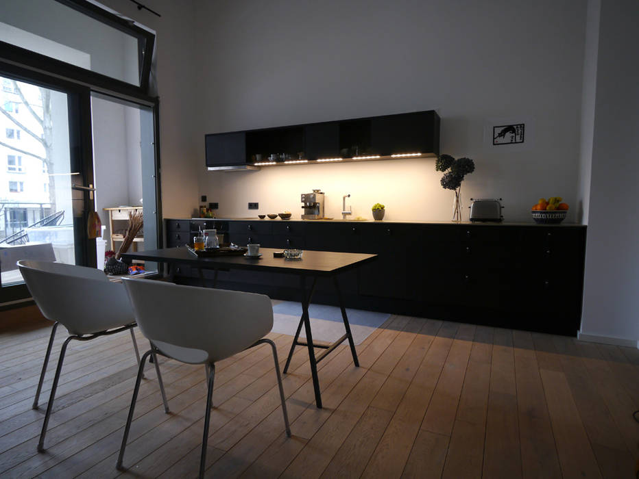 KITCHEN NOIRE, van risk van risk Cocinas de estilo minimalista