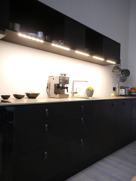 KITCHEN NOIRE, van risk van risk Cucina minimalista