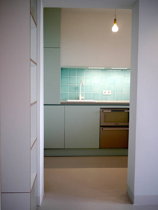 Apartment S, van risk van risk 現代廚房設計點子、靈感&圖片