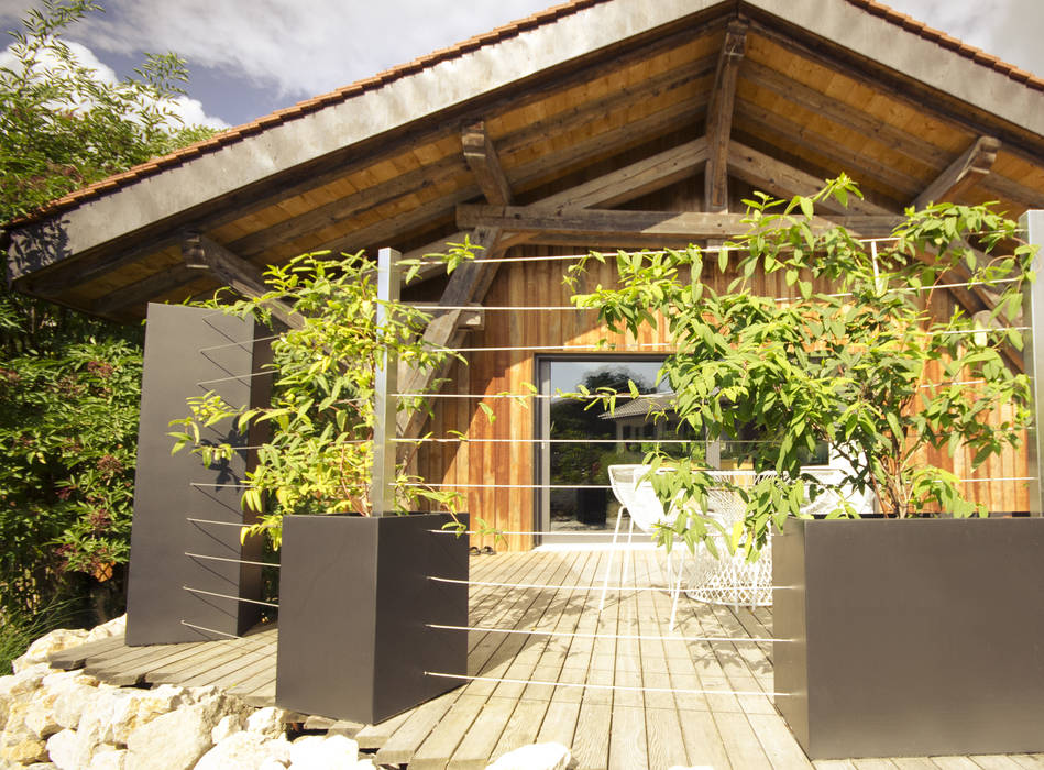 Custom planters Image'In - Combination of Black and White forms for climbing plants., ATELIER SO GREEN ATELIER SO GREEN Ausgefallene Häuser